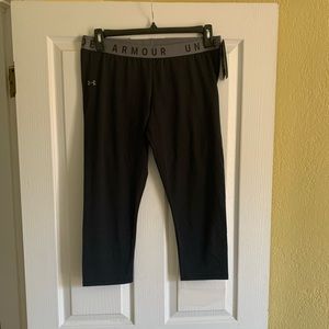 XL Under Armour Compression Capris